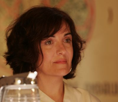 Elvira_Lindo_en_la_inauguracion_de_los_cursos_de_verano_2007_de_la_Universidad_Internacional_de_Andalucia.jpg
