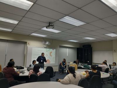 Taller en la UCA
